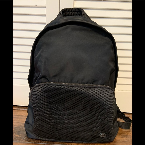 lululemon athletica Handbags - Lululemon Everywhere 17L Backpack